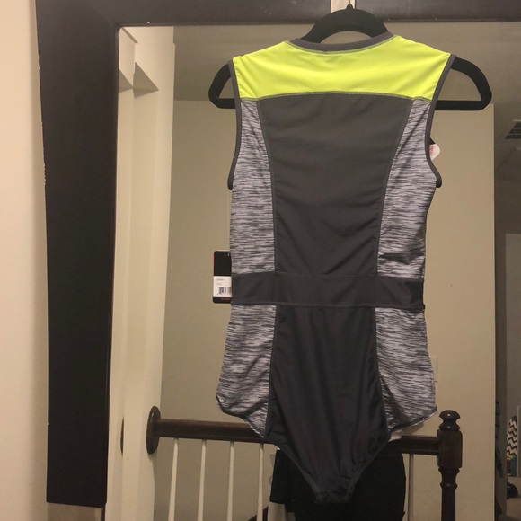 Active wear - Picture 2 of 5